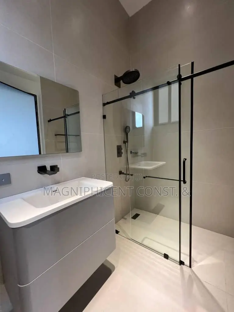 5bdrm Mansion in Magnificent Estate, Cantonments for sale