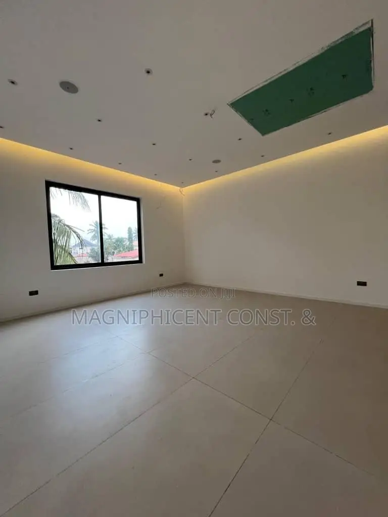 5bdrm Mansion in Magnificent Estate, Cantonments for sale
