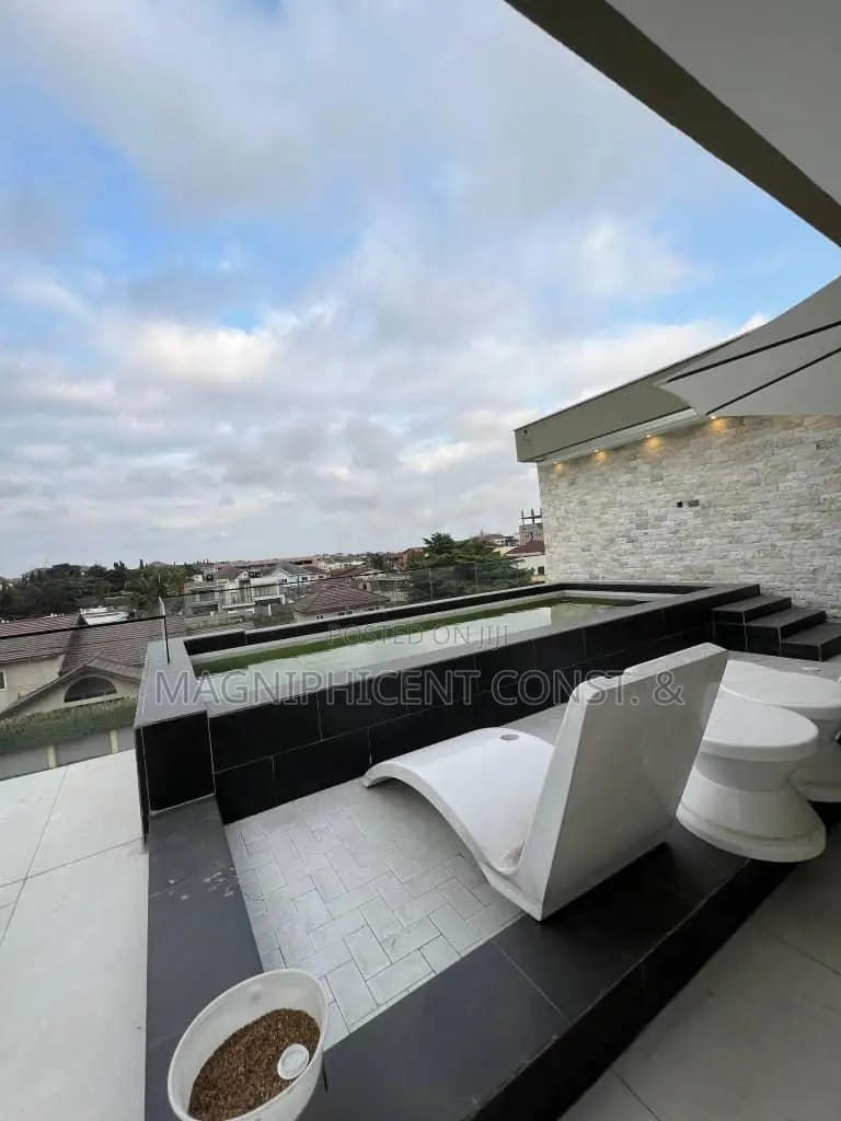 5bdrm Mansion in Magnificent Estate, Cantonments for sale