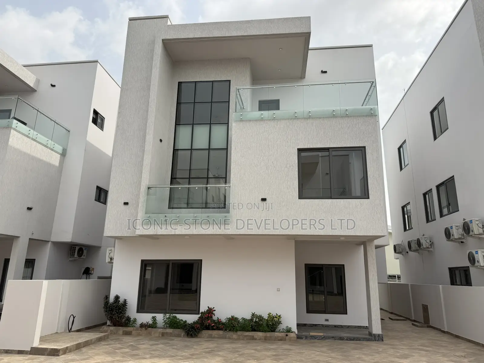 4bdrm Townhouse / Terrace in East Legon for rent