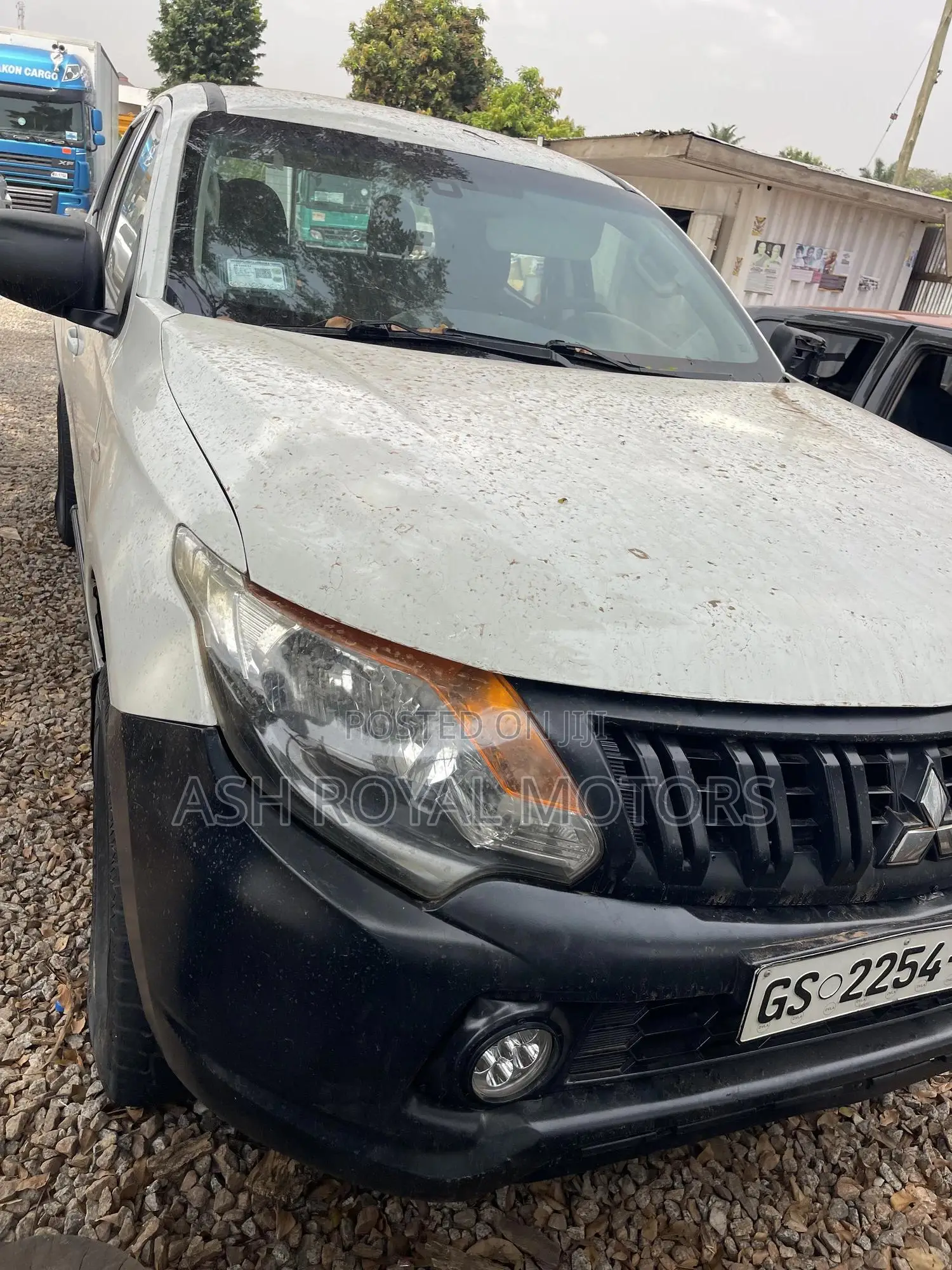 Mitsubishi L200 Club Cab 2.4 181hp 4WD 2016 White