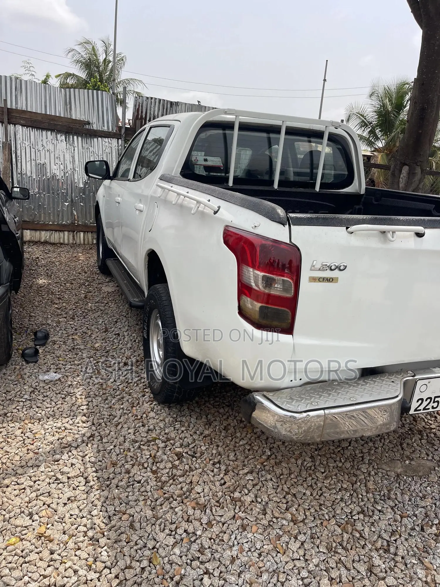 Mitsubishi L200 Club Cab 2.4 181hp 4WD 2016 White