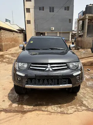 Mitsubishi L200 Double Cab 2.5 180hp 4WD 2011 Gray