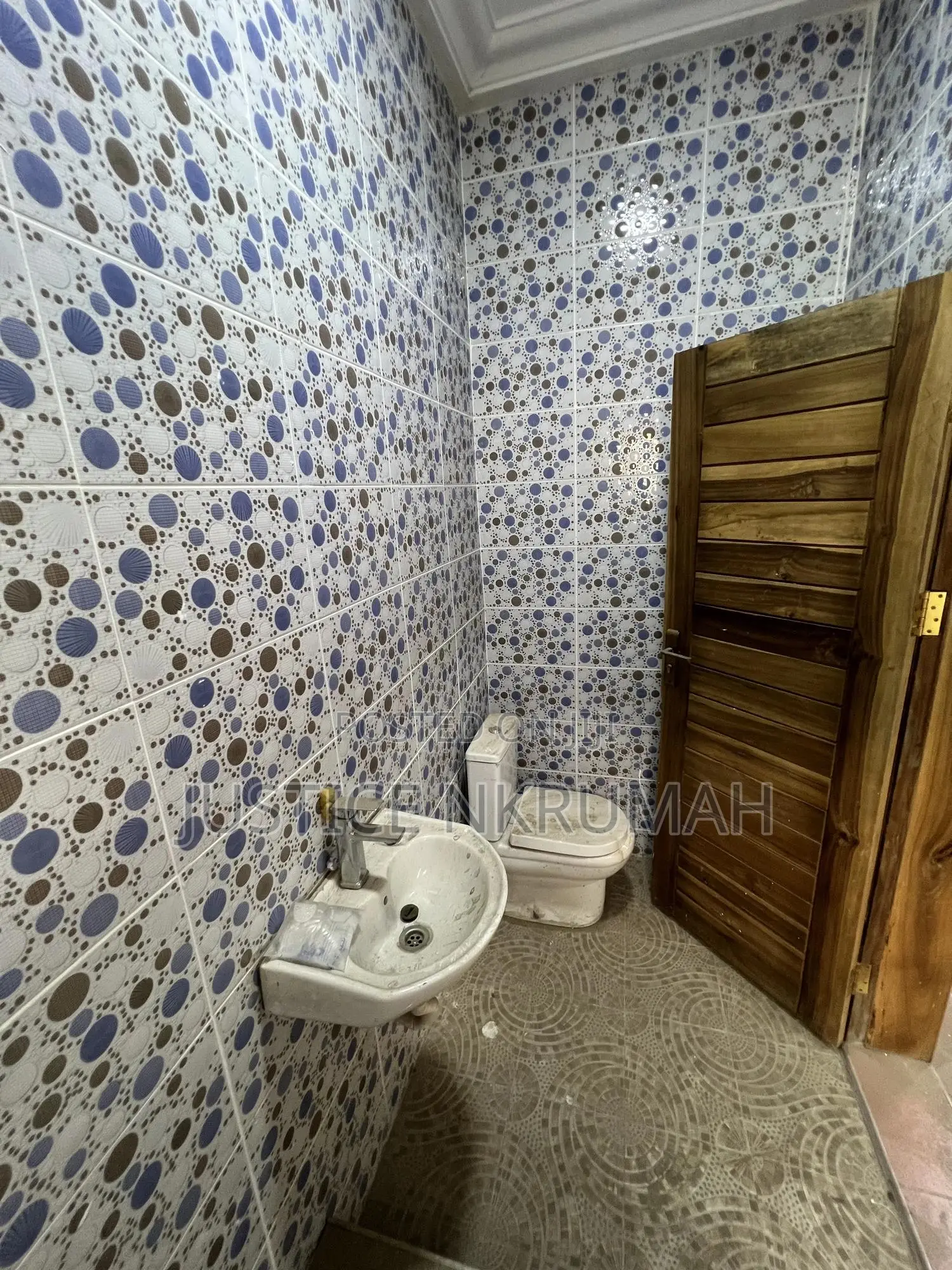 2bdrm Apartment in Mr Justice Estate, Dansoman for rent