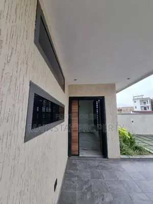 4bdrm House in Lake Side Estate for sale