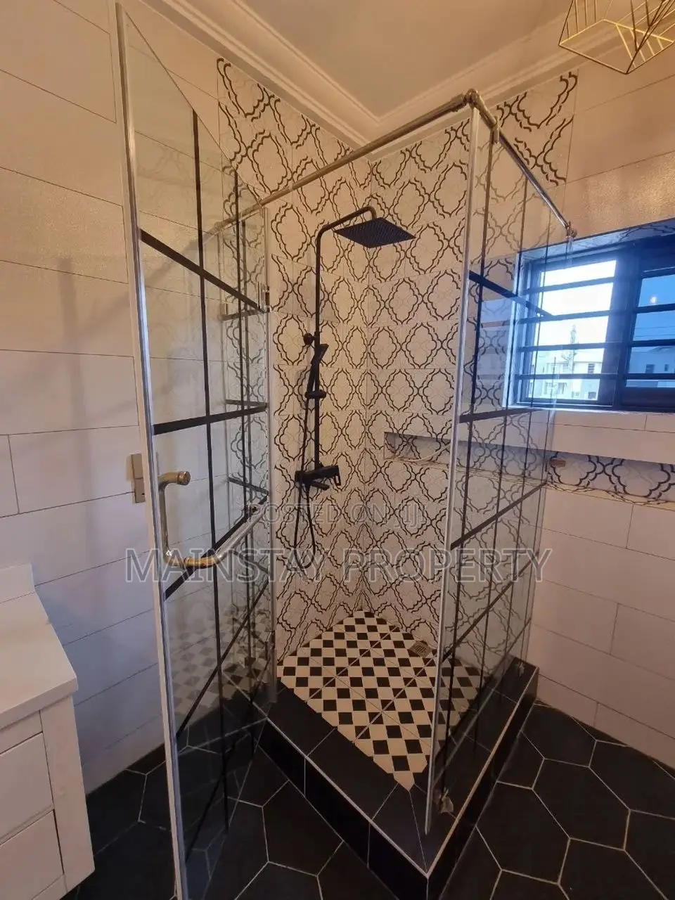 4bdrm House in Lake Side Estate for sale