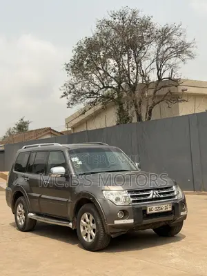 Mitsubishi Pajero 2010 Silver