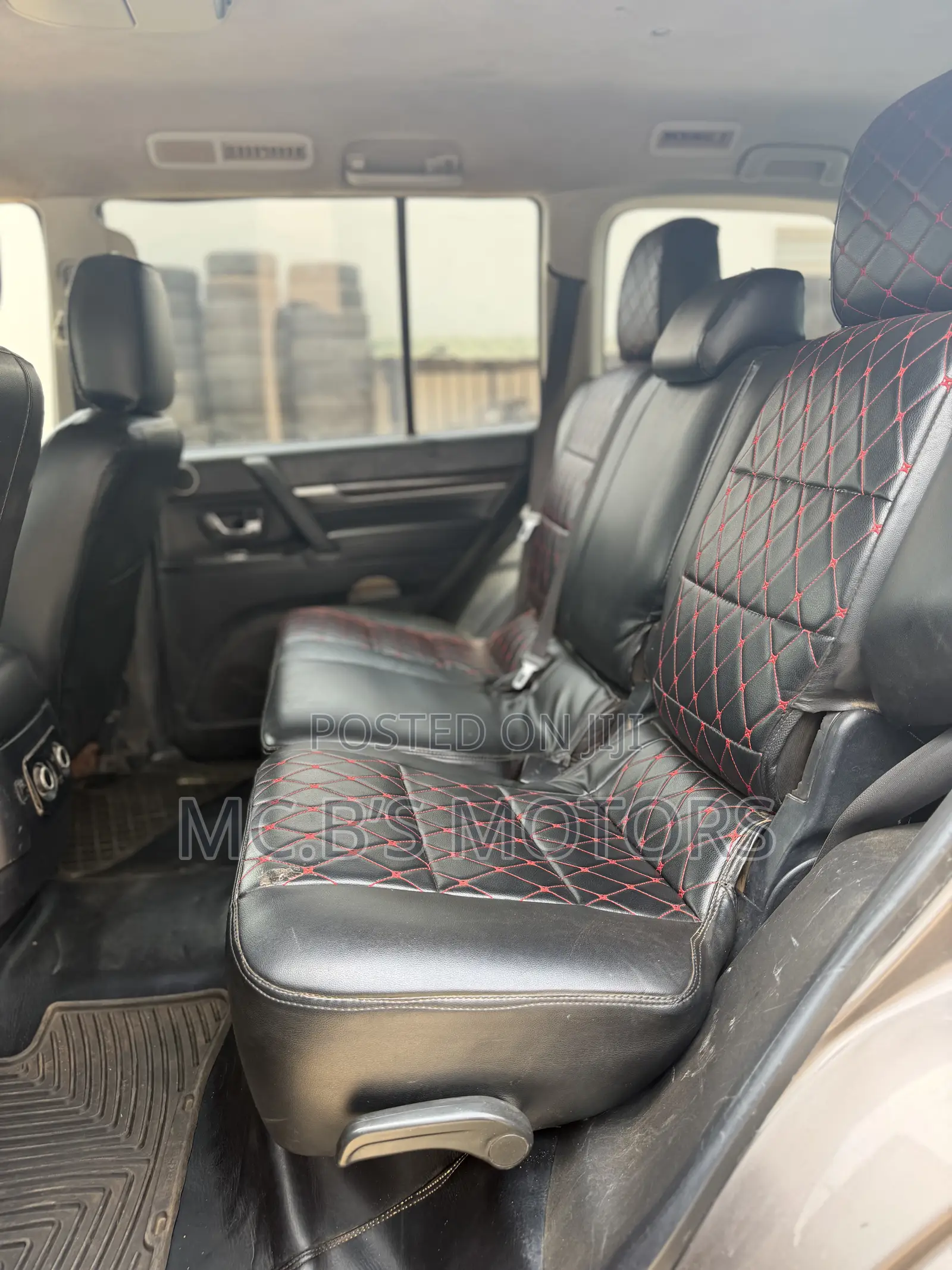 Mitsubishi Pajero 2010 Silver