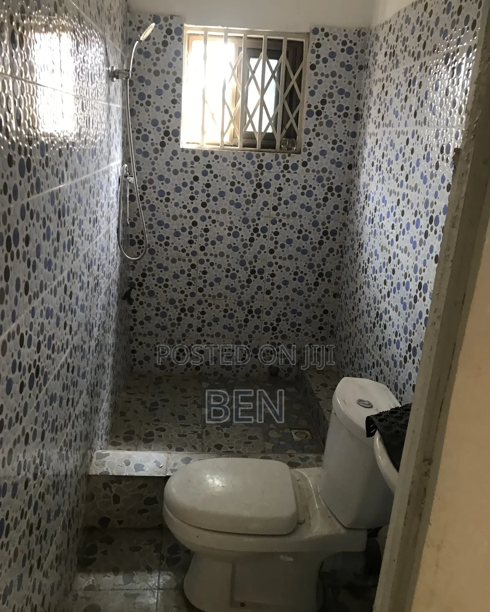 3bdrm House in Abelenkpe Taxi Rank, Methodist Church Area for rent