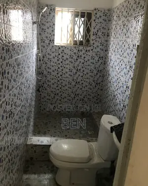 3bdrm House in Abelenkpe Taxi Rank, Methodist Church Area for rent