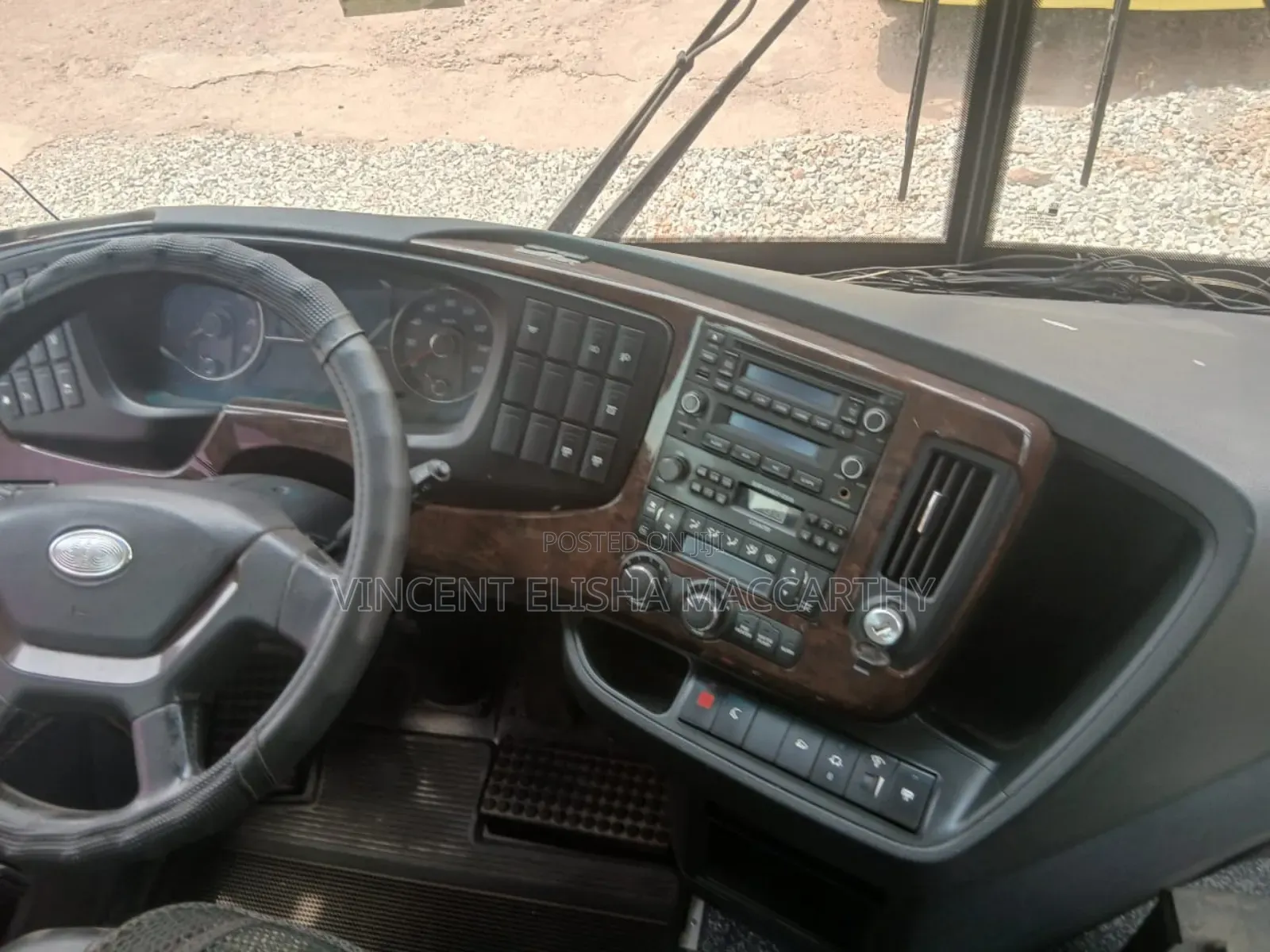 Kia Granbird 2018 Gold