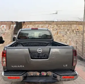 Nissan Navara 2012 Gray