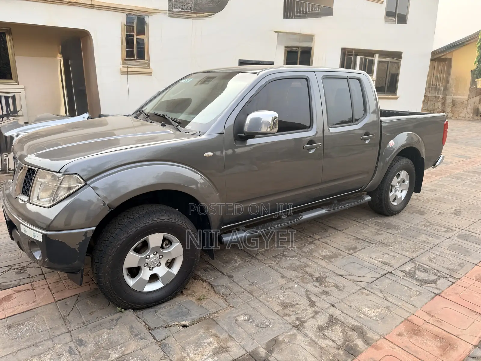 Nissan Navara 2012 Gray