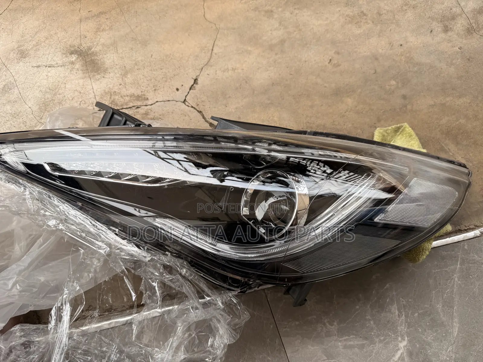 Hyundai Sonata 2011-2013 Spec Head Light