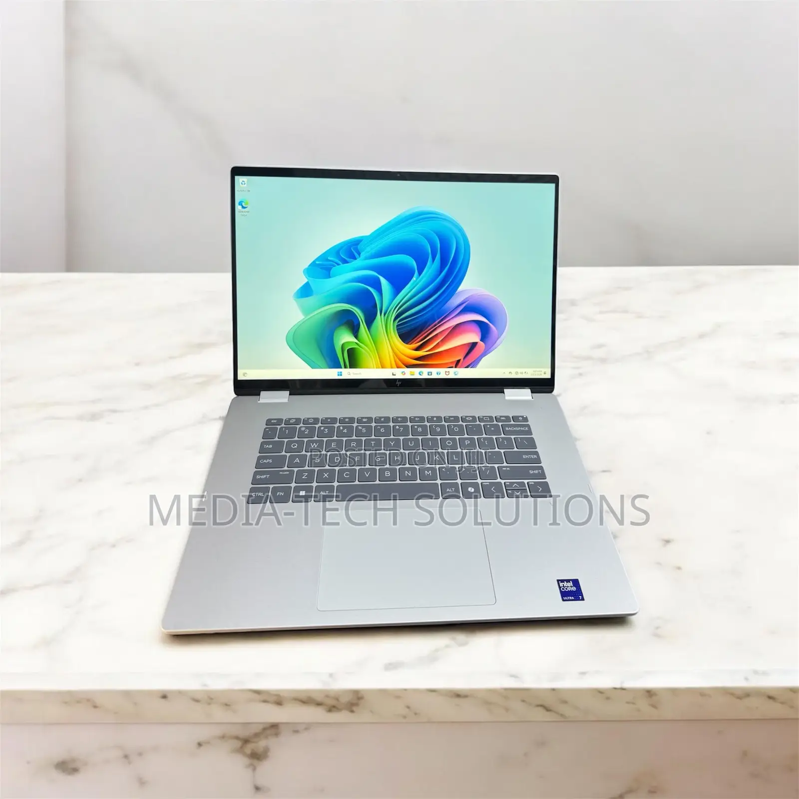 New Laptop HP OmniBook 7 16" 16GB Intel Core Ultra 7 SSD 512GB