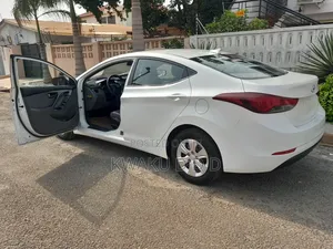 Hyundai Elantra SE Sedan FWD (1.8L 4cyl 6A) 2016 White