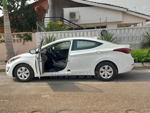 Hyundai Elantra SE Sedan FWD (1.8L 4cyl 6A) 2016 White