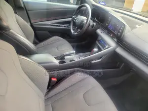 Hyundai Elantra 2022 Black