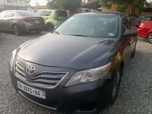 Toyota Camry LE 4dr Sedan (2.5L 4cyl 6A) 2011 Green