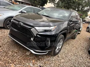 Toyota RAV4 XLE Premium 2022 Black