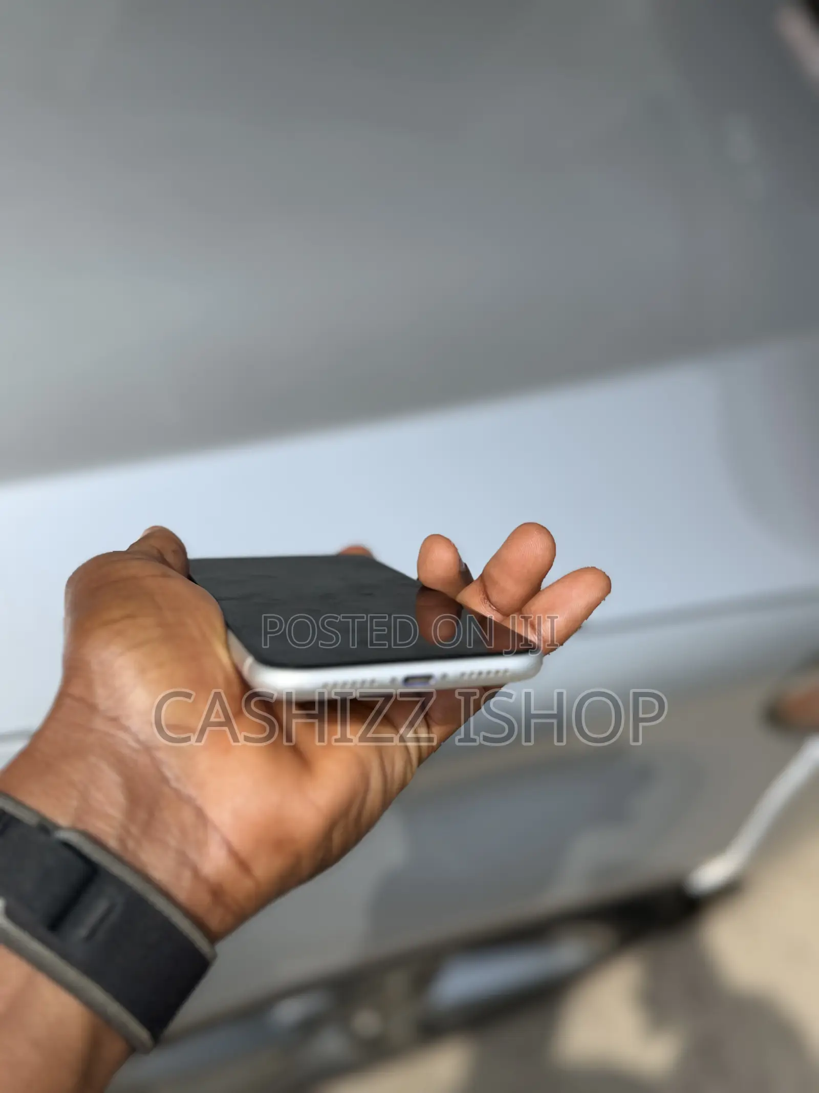 Apple iPhone XR 64 GB White