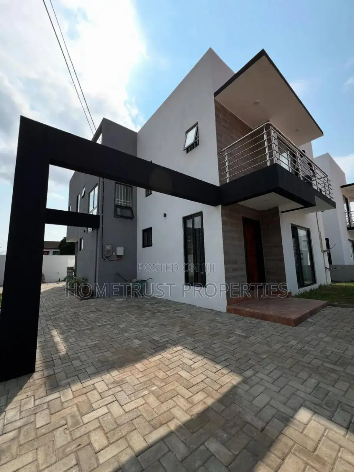 4bdrm Duplex in Hometrust Properties, A&C Mall Area for sale