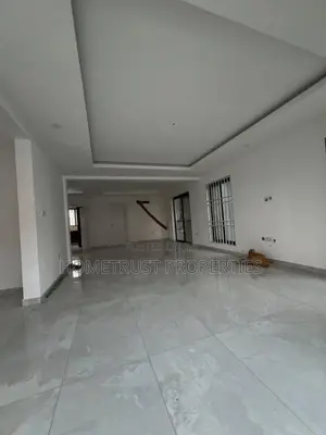 4bdrm Duplex in Hometrust Properties, A&C Mall Area for sale