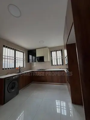 4bdrm Duplex in Hometrust Properties, A&C Mall Area for sale