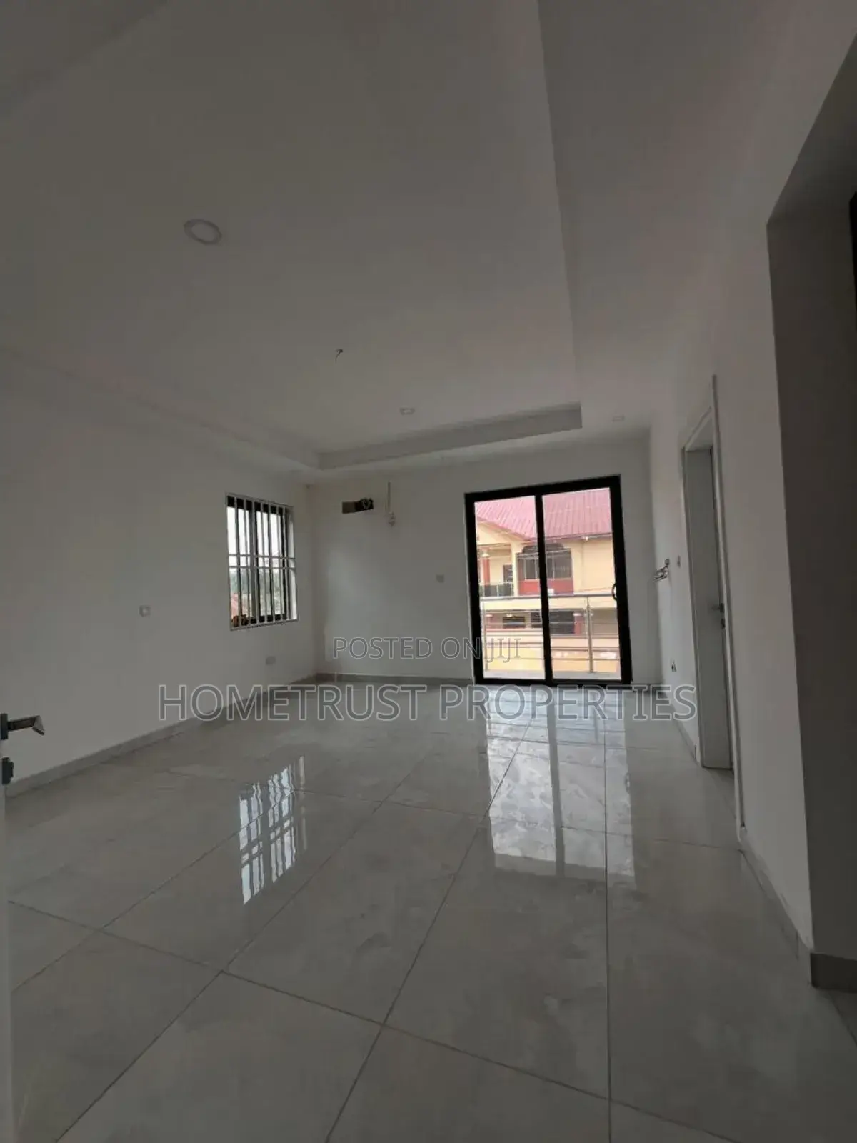 4bdrm Duplex in Hometrust Properties, A&C Mall Area for sale