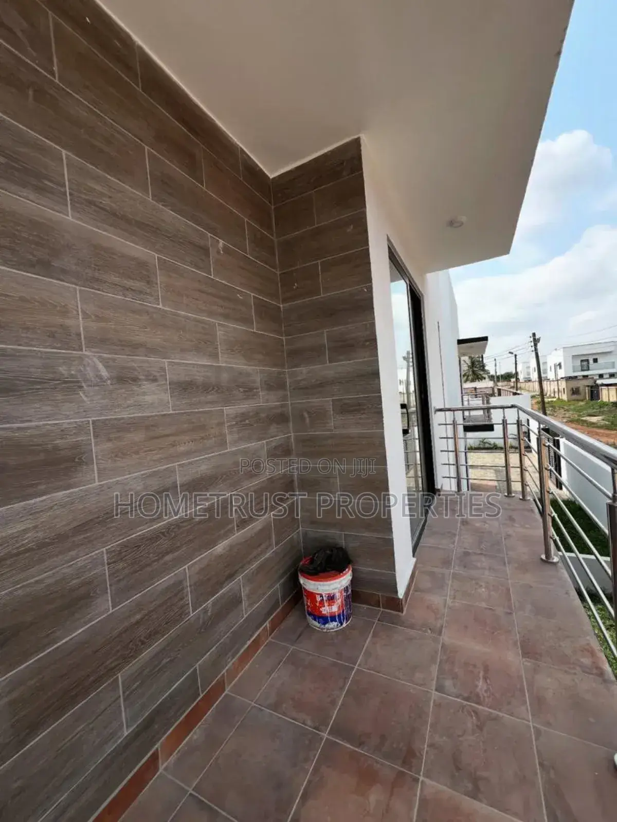 4bdrm Duplex in Hometrust Properties, A&C Mall Area for sale