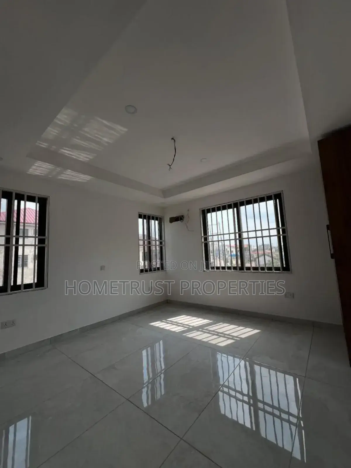 4bdrm Duplex in Hometrust Properties, A&C Mall Area for sale
