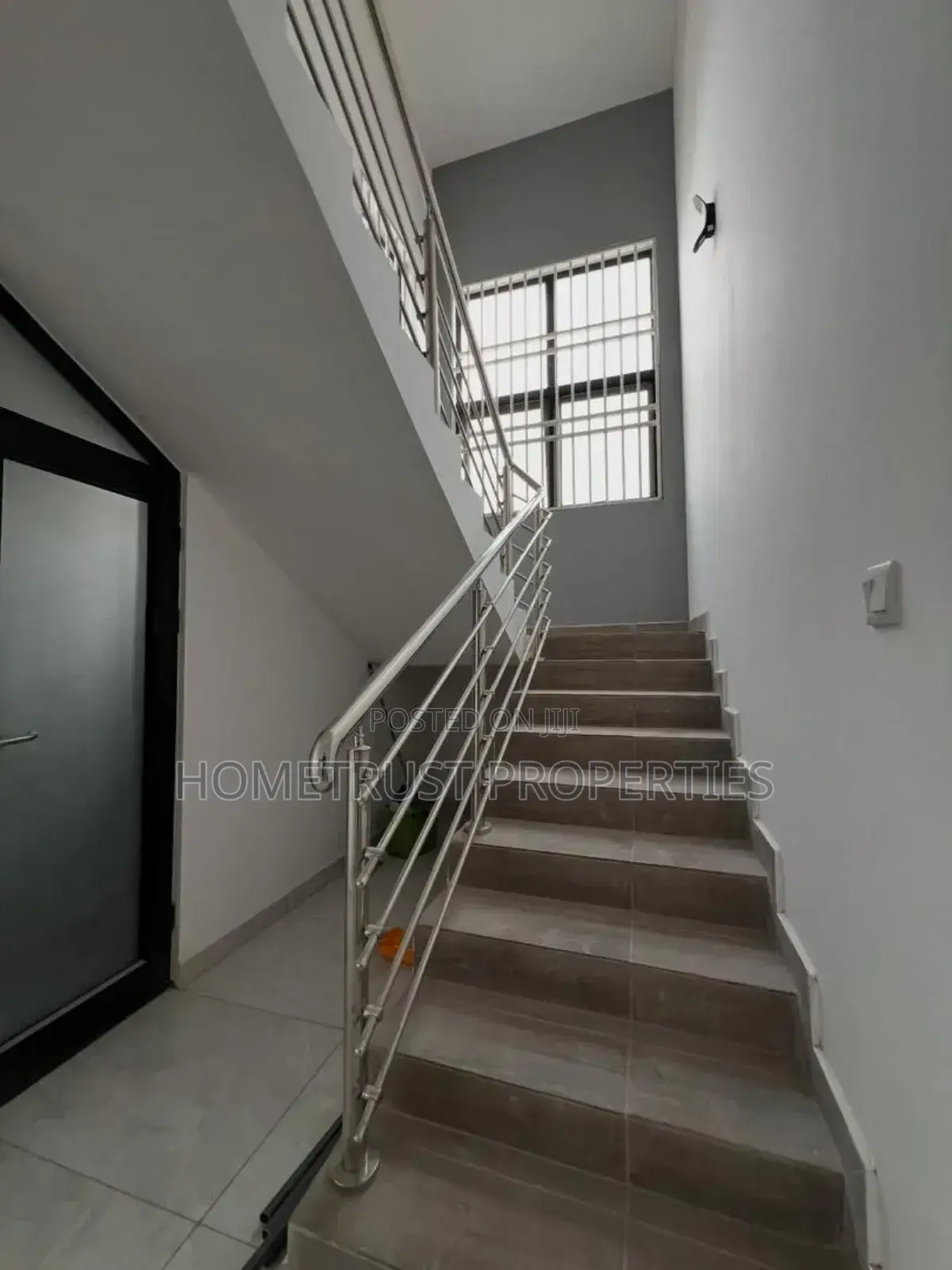 4bdrm Duplex in Hometrust Properties, A&C Mall Area for sale
