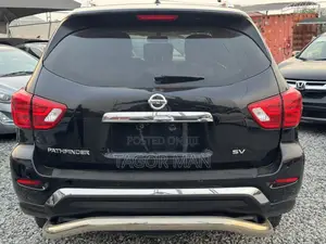 Nissan Pathfinder Platinum 4dr 4x4 (3.5L 6cyl) 2017 Black