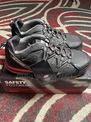 Vp.Trek Safety Footwear - Black