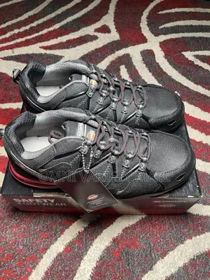 Vp.Trek Safety Footwear - Black
