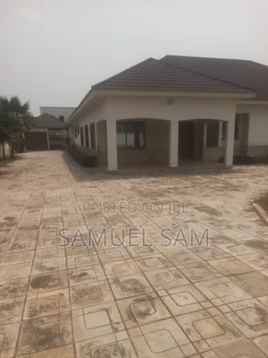 9bdrm House in Tema Community 10 for rent