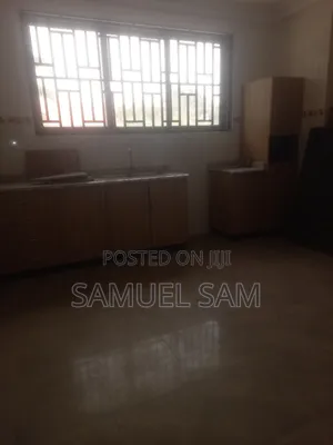 9bdrm House in Tema Community 10 for rent