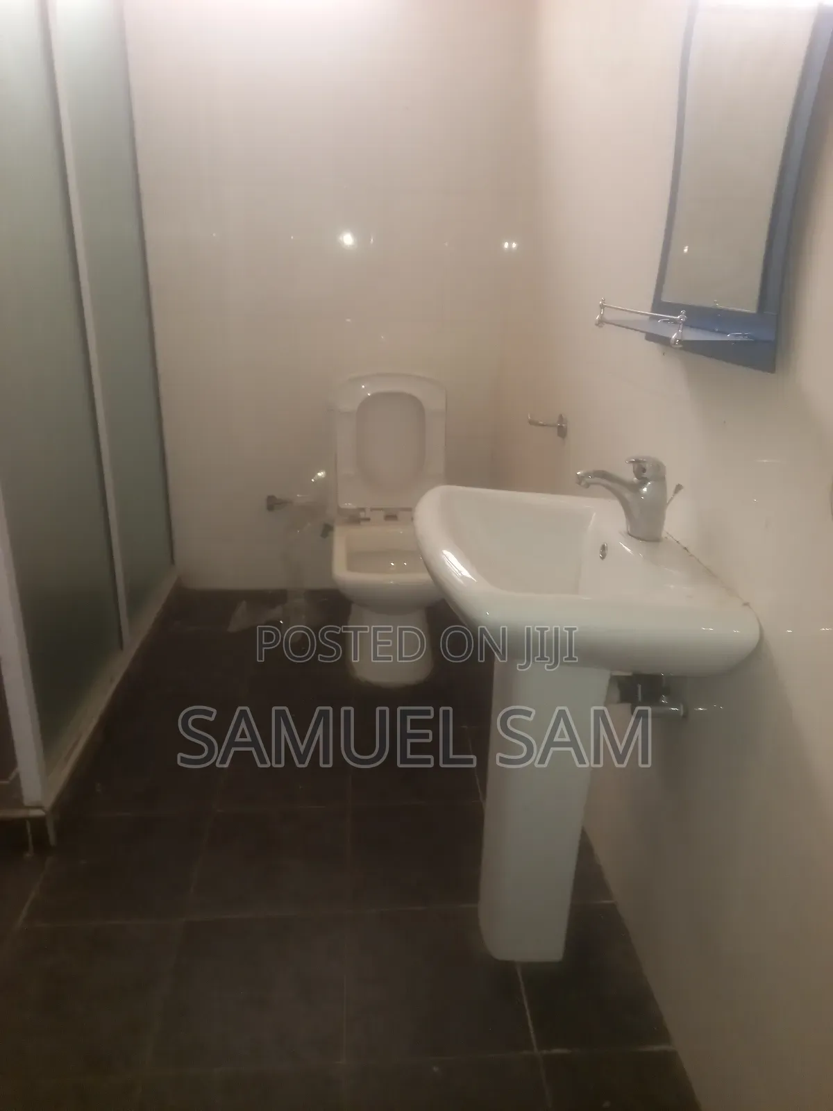9bdrm House in Tema Community 10 for rent