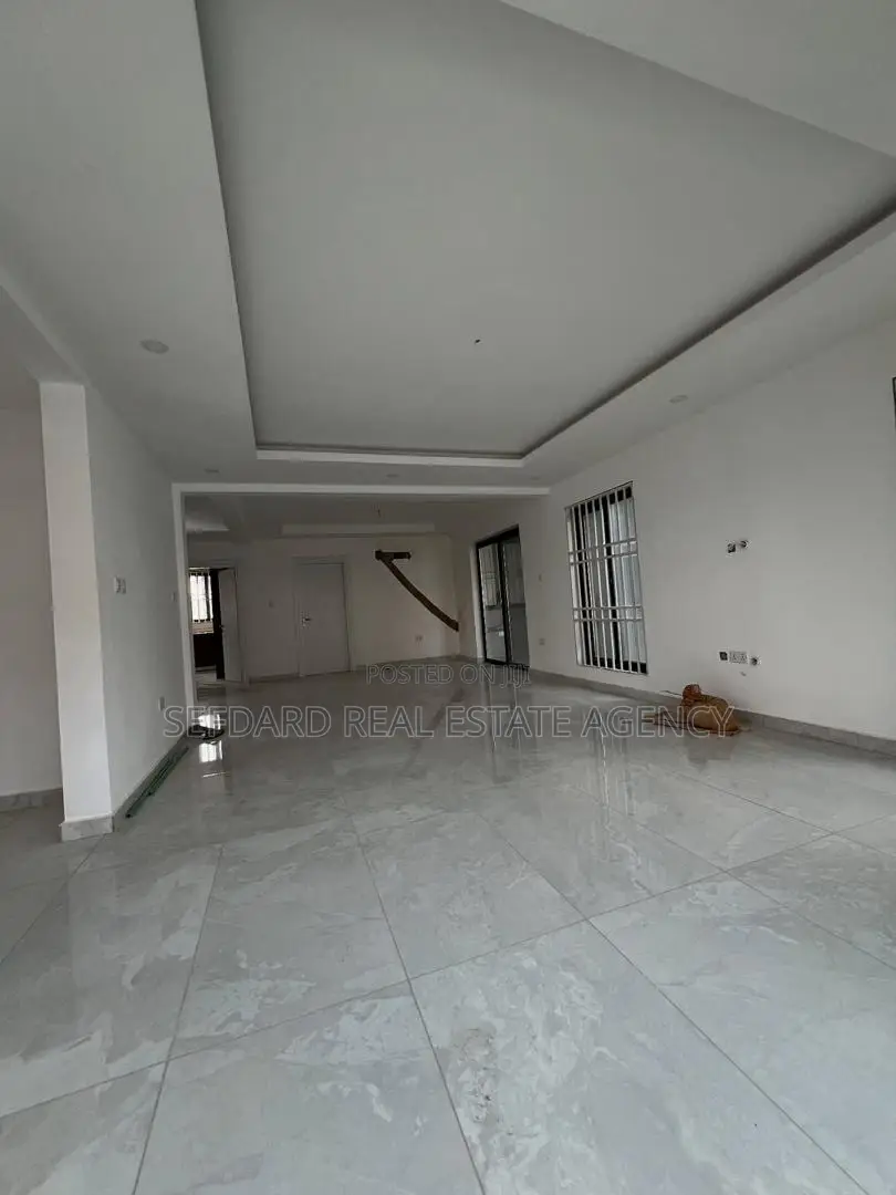 4bdrm House in East Legon for sale