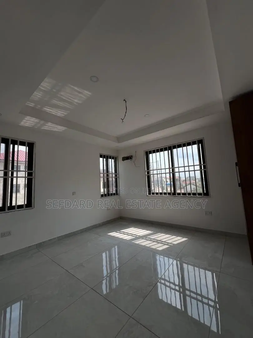 4bdrm House in East Legon for sale