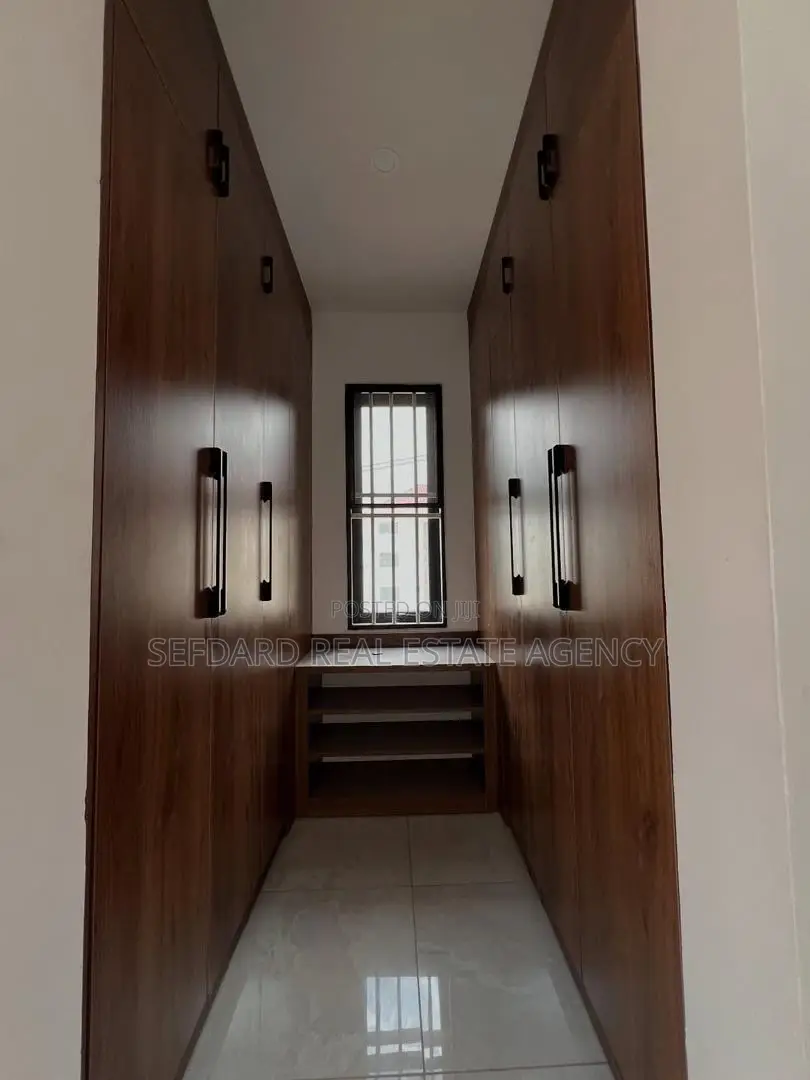 4bdrm House in East Legon for sale