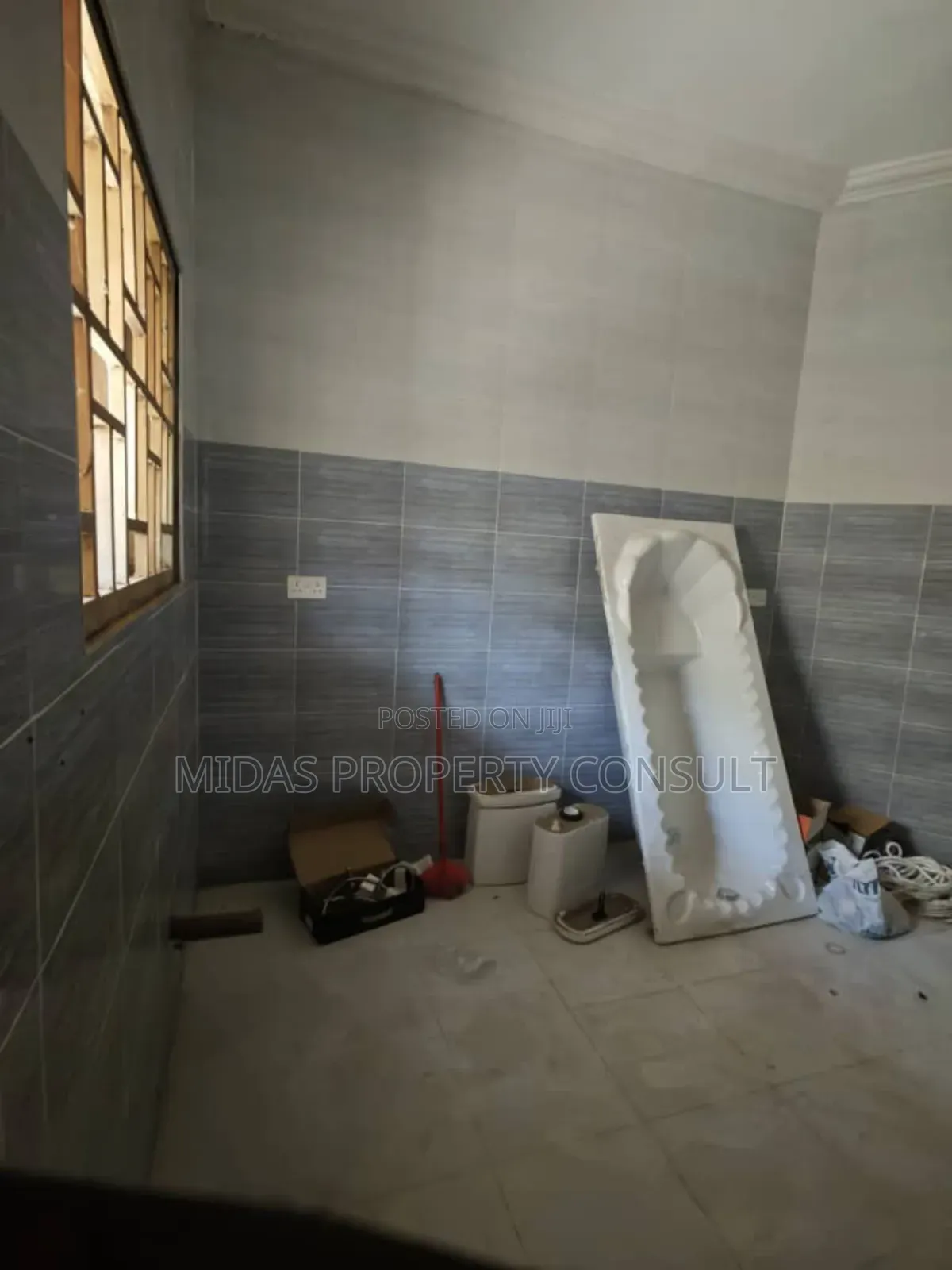 3bdrm House in Comm 25, Tema Metropolitan for sale