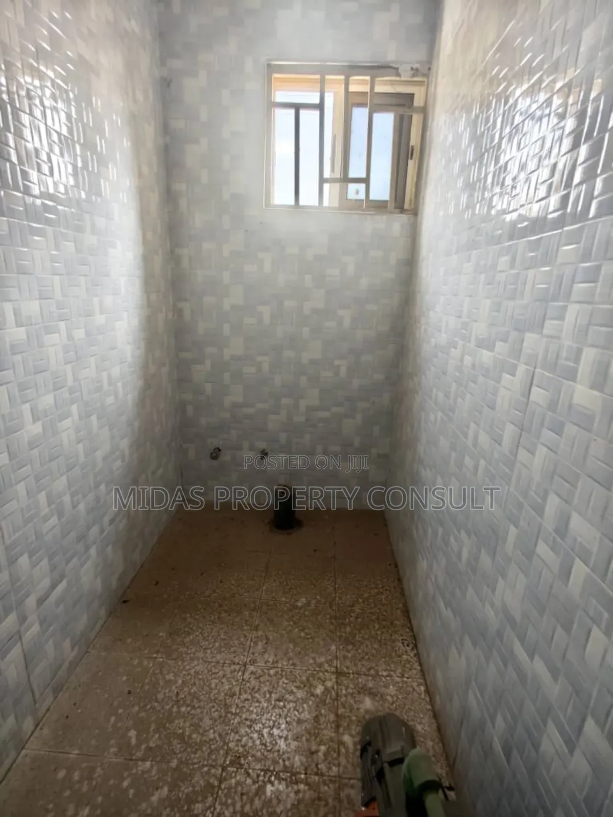 3bdrm House in Comm 25, Tema Metropolitan for sale