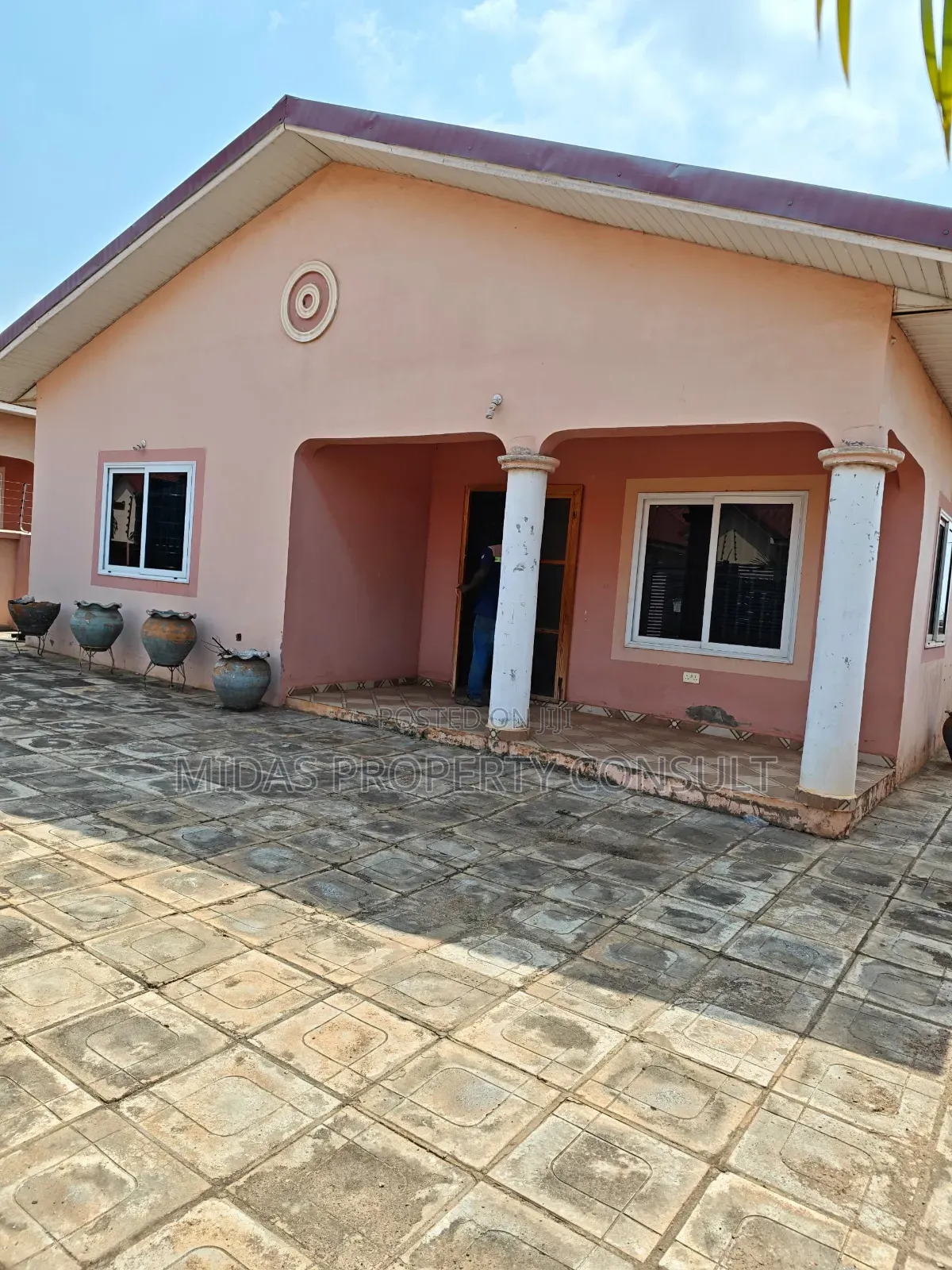 3bdrm House in Adom City Estate, Tema Metropolitan for sale
