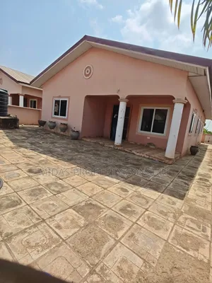 3bdrm House in Adom City Estate, Tema Metropolitan for sale