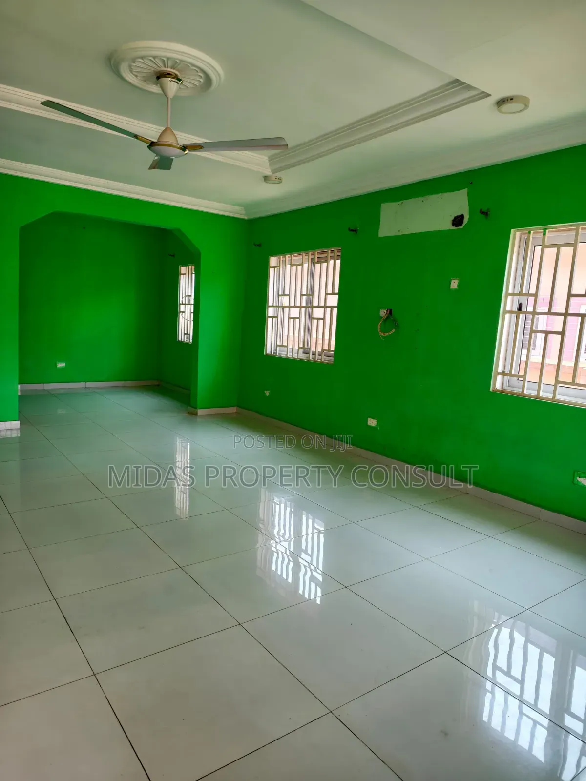 3bdrm House in Adom City Estate, Tema Metropolitan for sale
