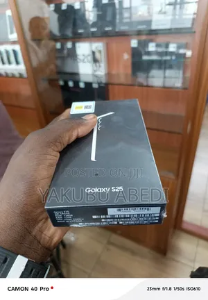 New Samsung Galaxy S25 256 GB Black