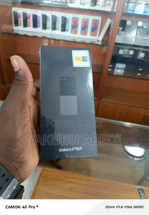 New Samsung Galaxy Z Flip5 256 GB Black