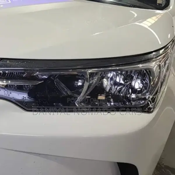 Toyota Corolla 2018 White