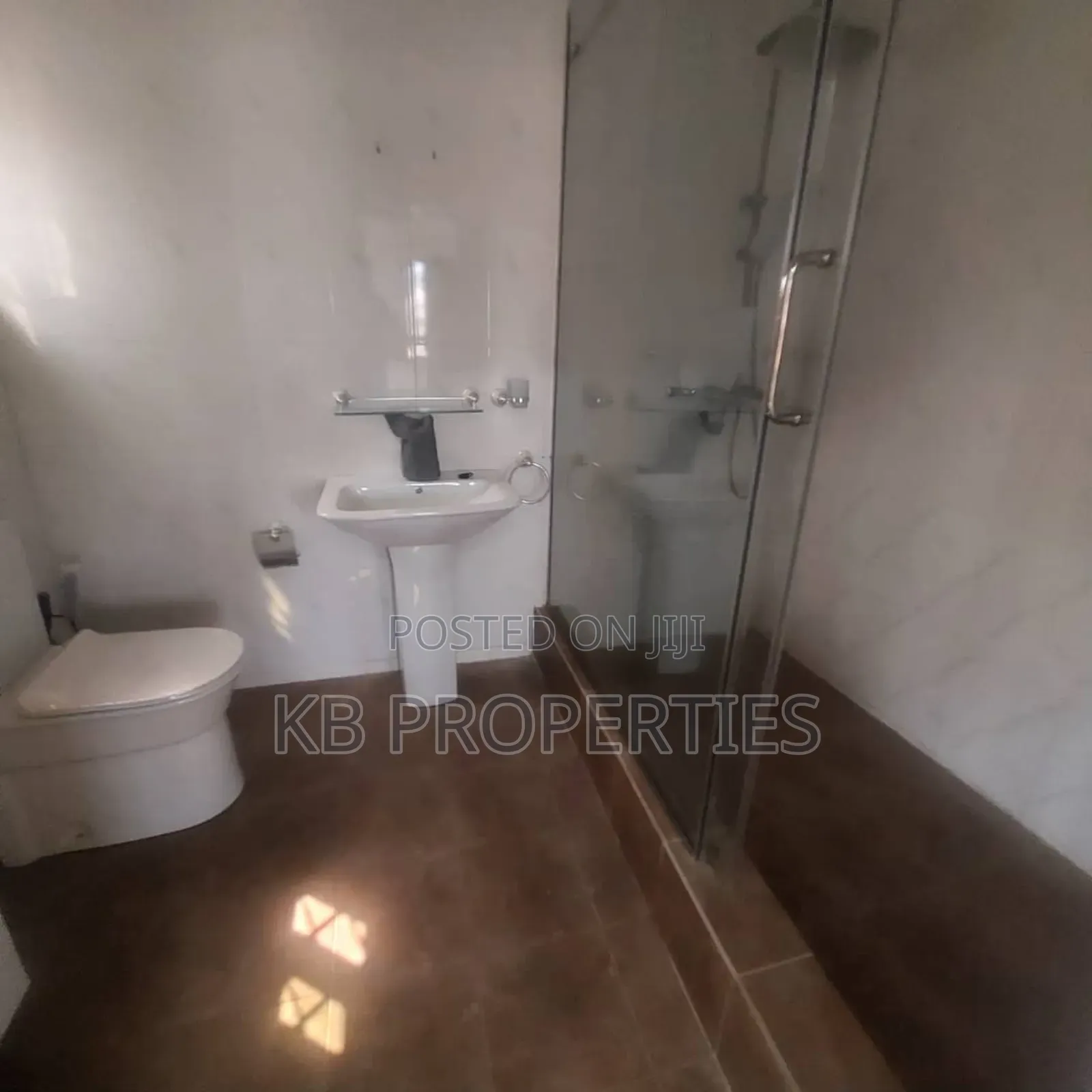 3bdrm House in Kb Properties, Spintex for rent